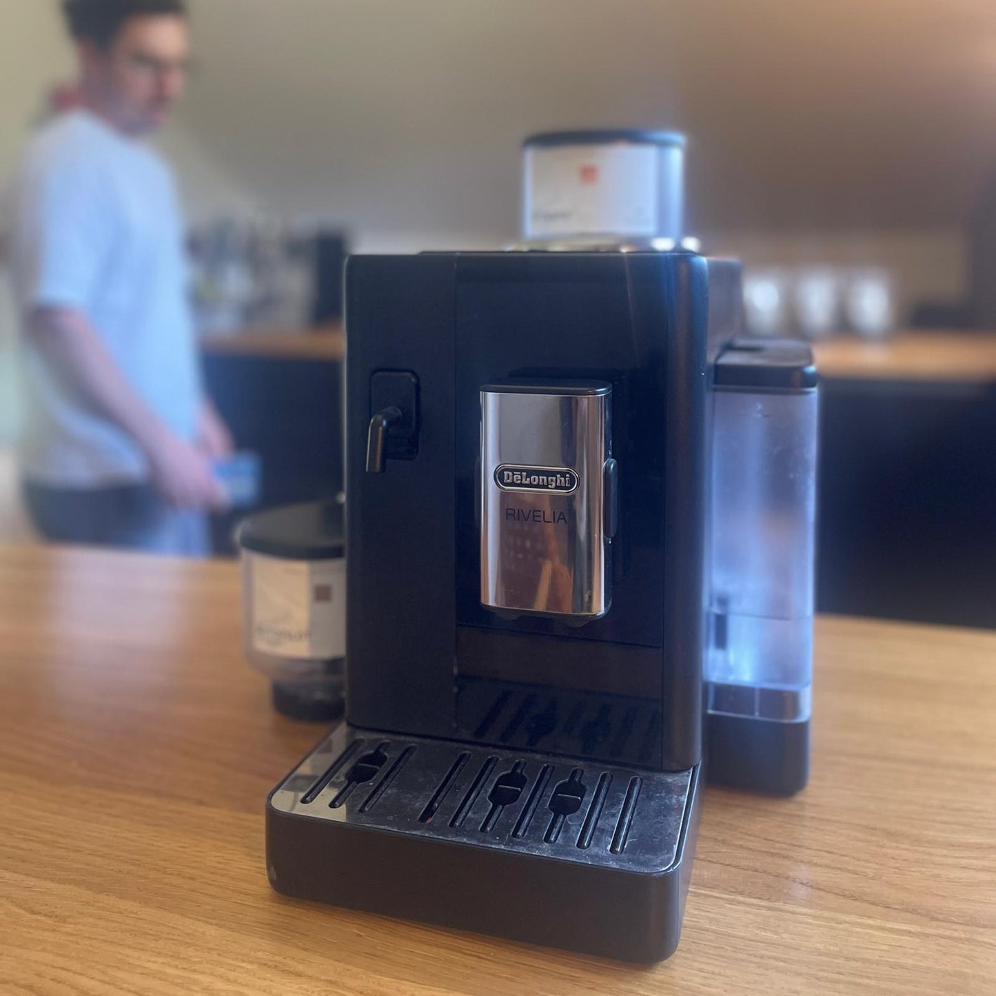 Delonghi - Machine à café automatique Rivelia